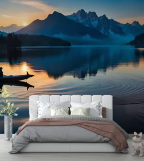 jezioro-jezioro_0015_man-sits-boat-lake-front-mountains.jpg